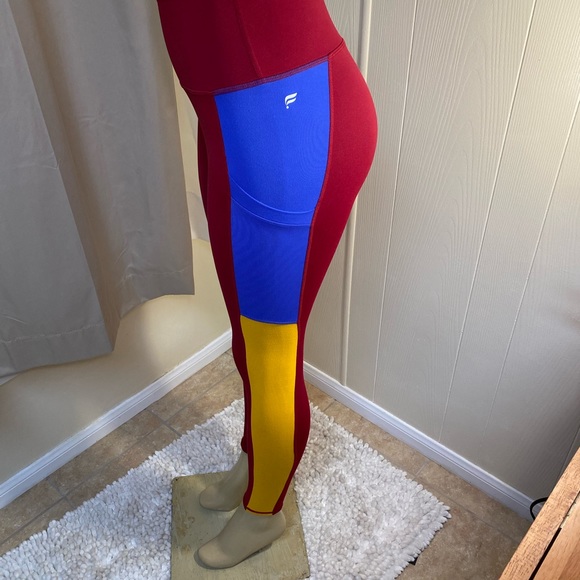 Power Hold Fabletics Red Blue Yellow High Rise Ex Small Athletic Leggings NWOT - Picture 6 of 14